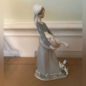 LLADRO GIRL WITH GOOSE & DOG